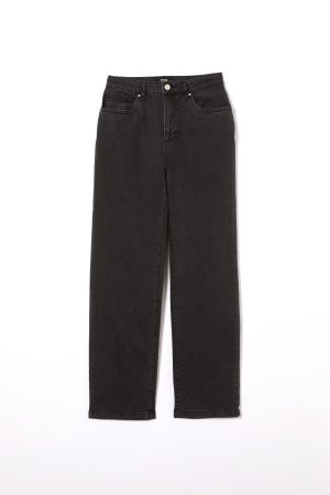 Curvy Stretch Straight Jean