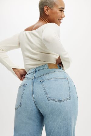 Curvy Stretch Straight Jean