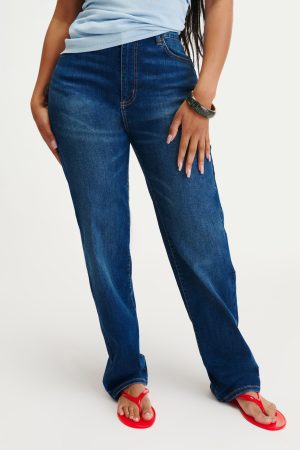 Curvy Stretch Straight Jean