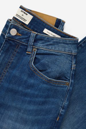 Curvy Stretch Straight Jean