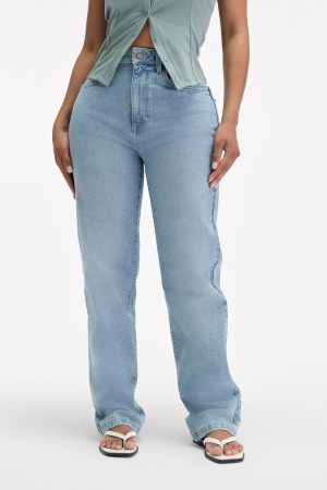 Curvy Stretch Straight Jean