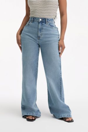 Curvy Stretch Wide Jean