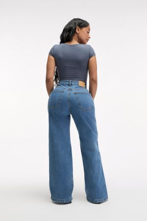 Curvy Stretch Wide Jean