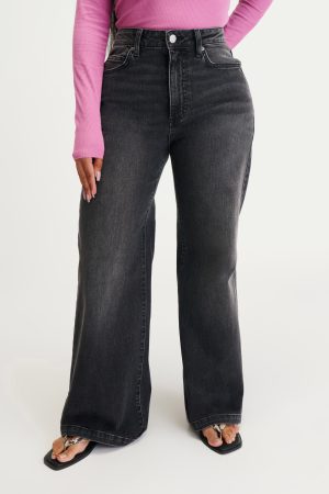 Curvy Stretch Wide Jean