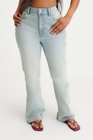 Curvy Flare Jean