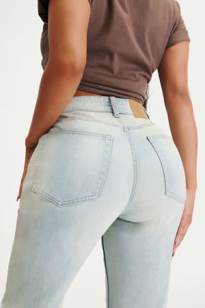 Curvy Flare Jean