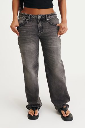 Curvy Low Rise Straight Jean