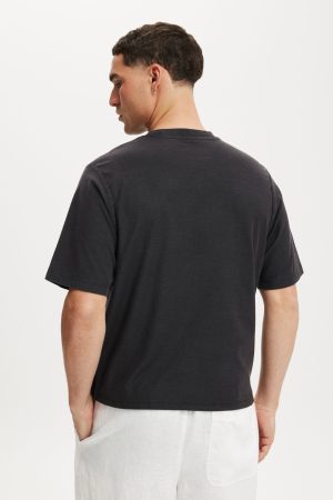 Cropped Fit Graphic T-Shirt