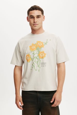 Cropped Fit Graphic T-Shirt