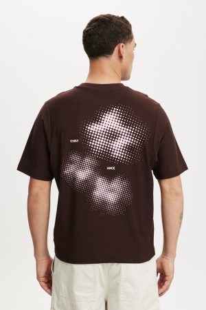 Cropped Fit Graphic T-Shirt