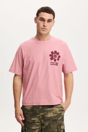 Cropped Fit Graphic T-Shirt