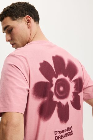 Cropped Fit Graphic T-Shirt