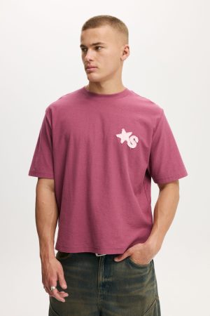 Cropped Fit Graphic T-Shirt