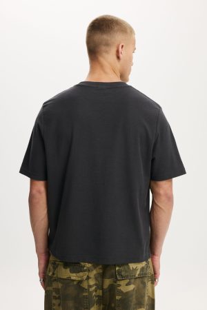 Cropped Fit Graphic T-Shirt