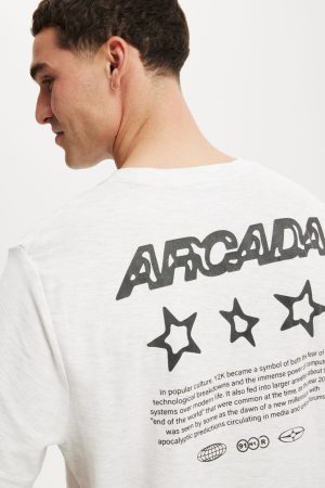 Cropped Fit Graphic T-Shirt