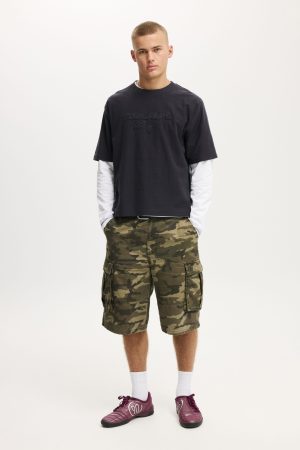 Cropped Fit Graphic T-Shirt