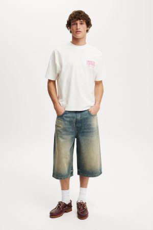 Cropped Fit Graphic T-Shirt