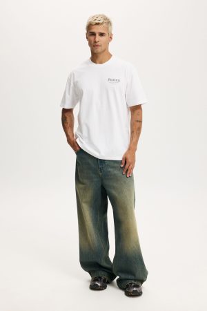 Loose Fit License T-Shirt