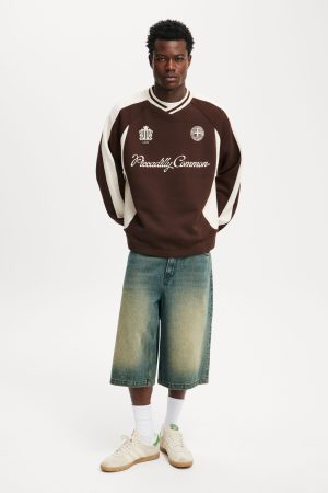 Graphic V-Neck Fleece Sweater