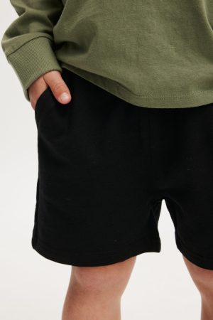 Henry Slouch Short