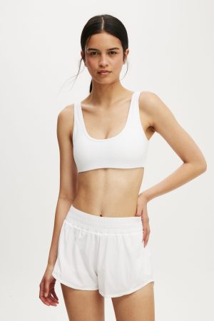 Active Curve Hem Short